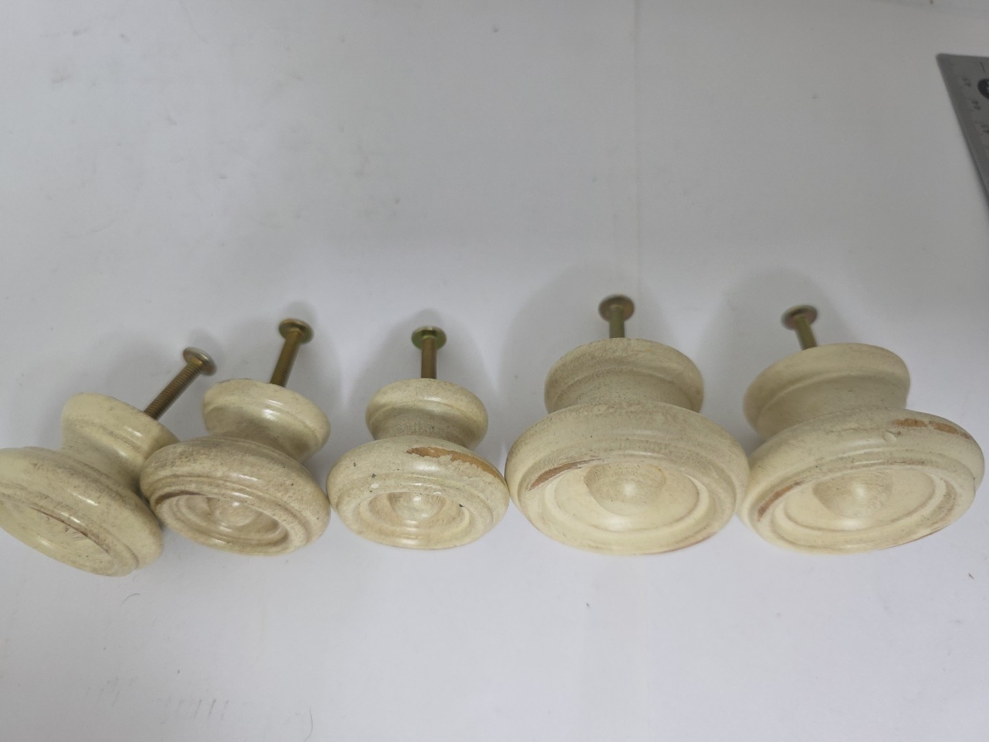 VINTAGE 5 Round Cabinet Drawer PULLS KNOBS With Screws