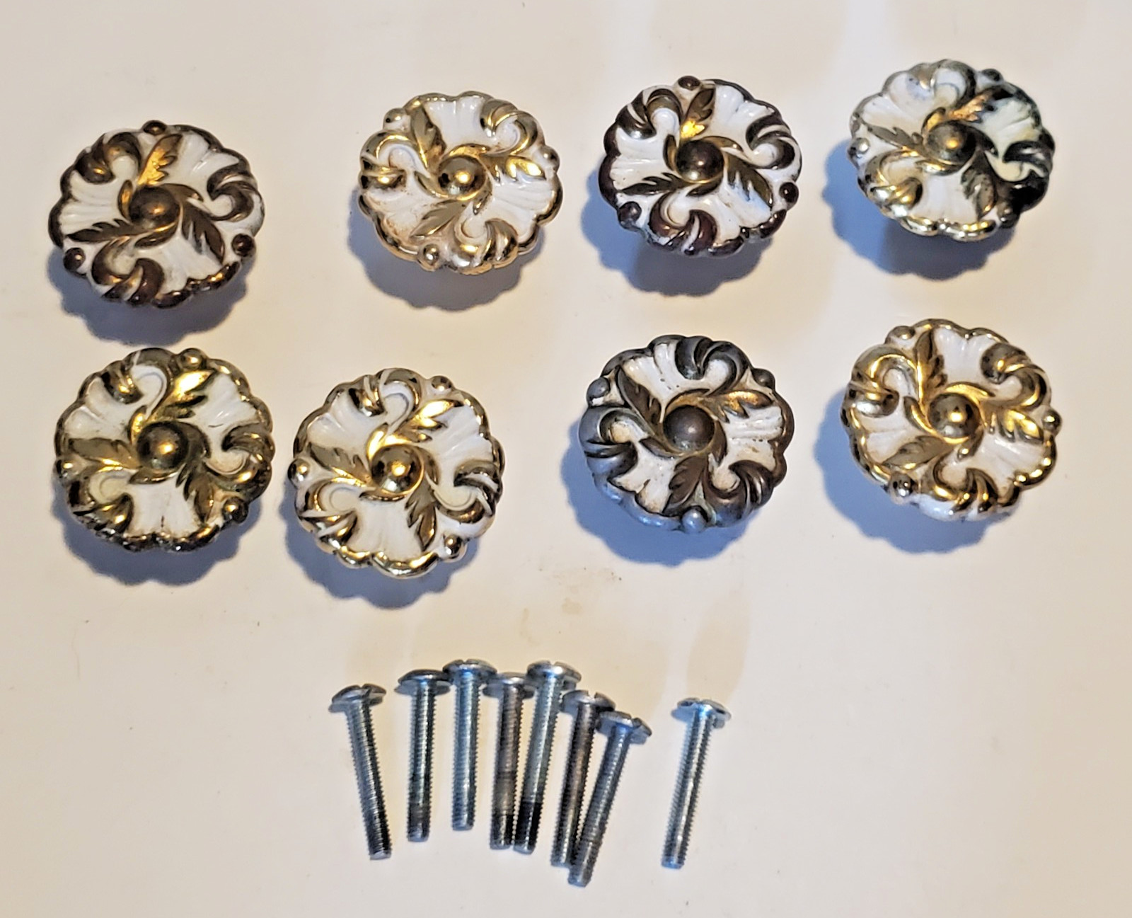 Set Of 8 Vintage Ornate Brass MCM Round Cabinet Knobs Drawer Pulls Floral