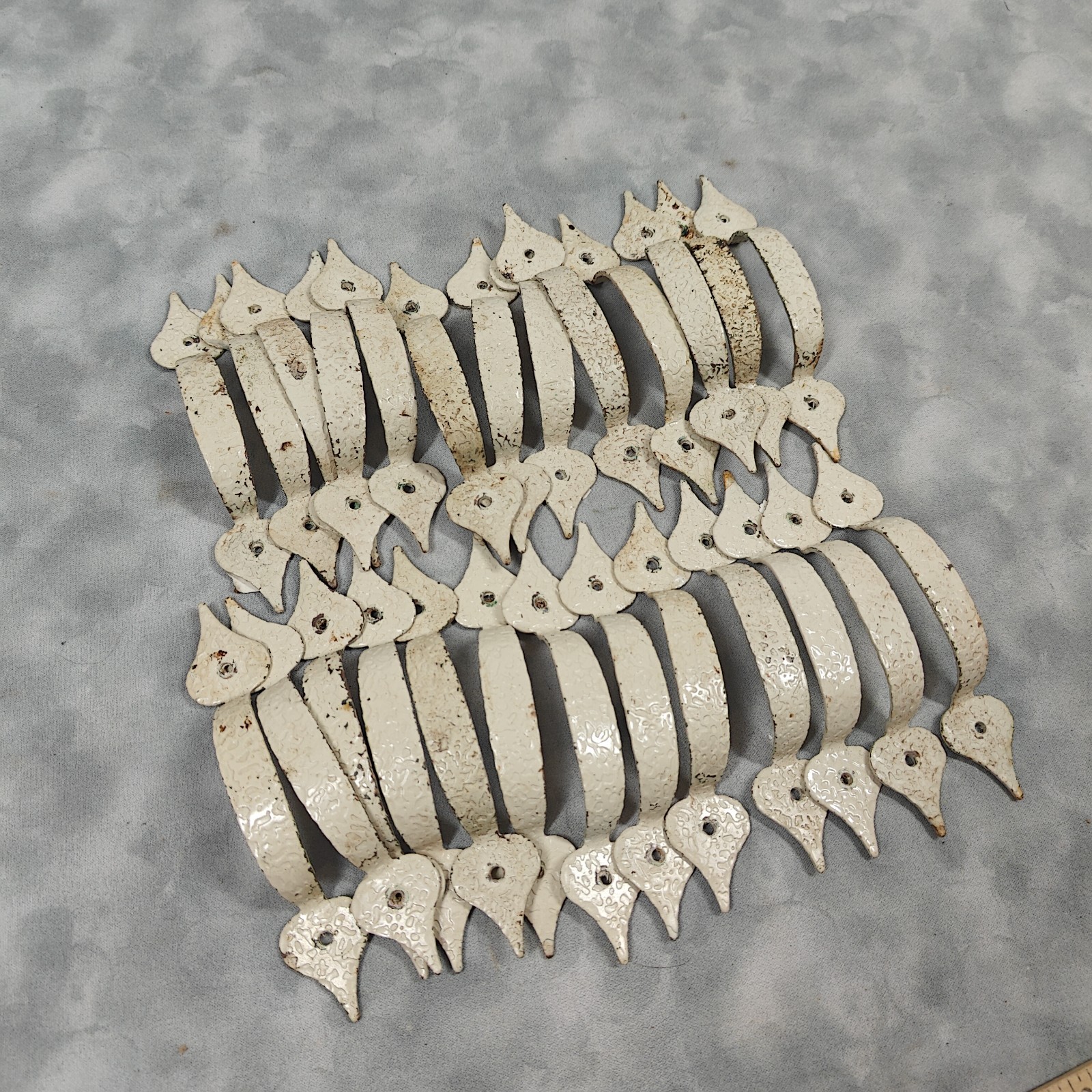 Lot 26 Vintage Hammered White Steel Cabinet Drawer Pulls 5″ Fleur-de-Lis 3.8″CTC