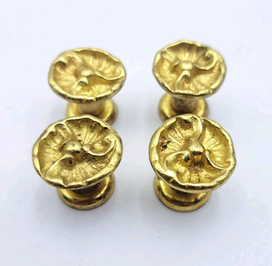 Vintage Knobs Small Round Knob Drawer Pulls Cabinet Furniture Hardware Lot of 4