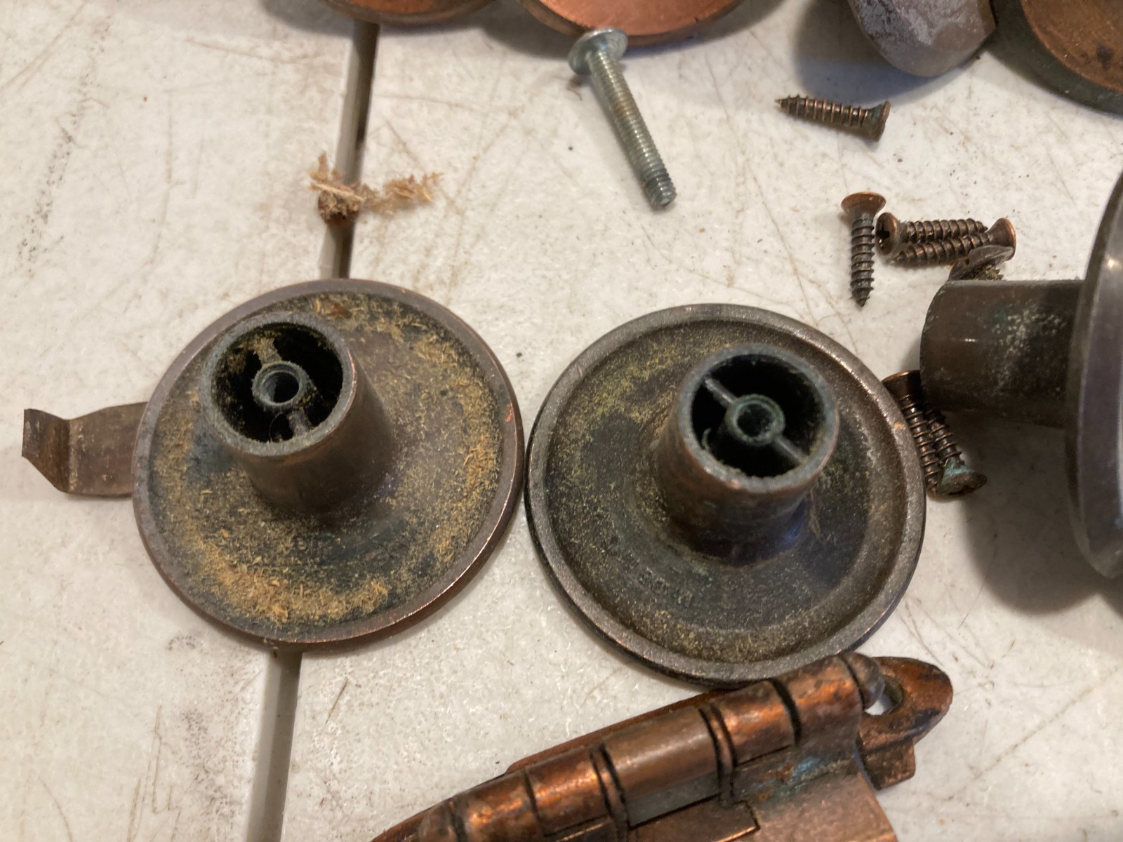 Vtg Amerock RDCA 1960 Bronze Copper Floral Knobs Pulls French Provincial 28+ pcs