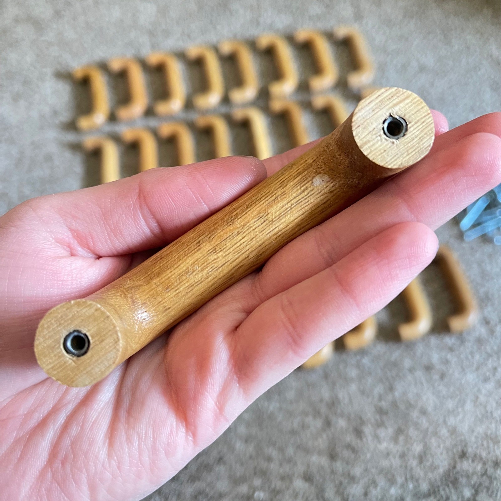VTG Lot of 32 Wooden Drawer Handle Pull Tan Orange Color Cottage Natural Oak 3.5