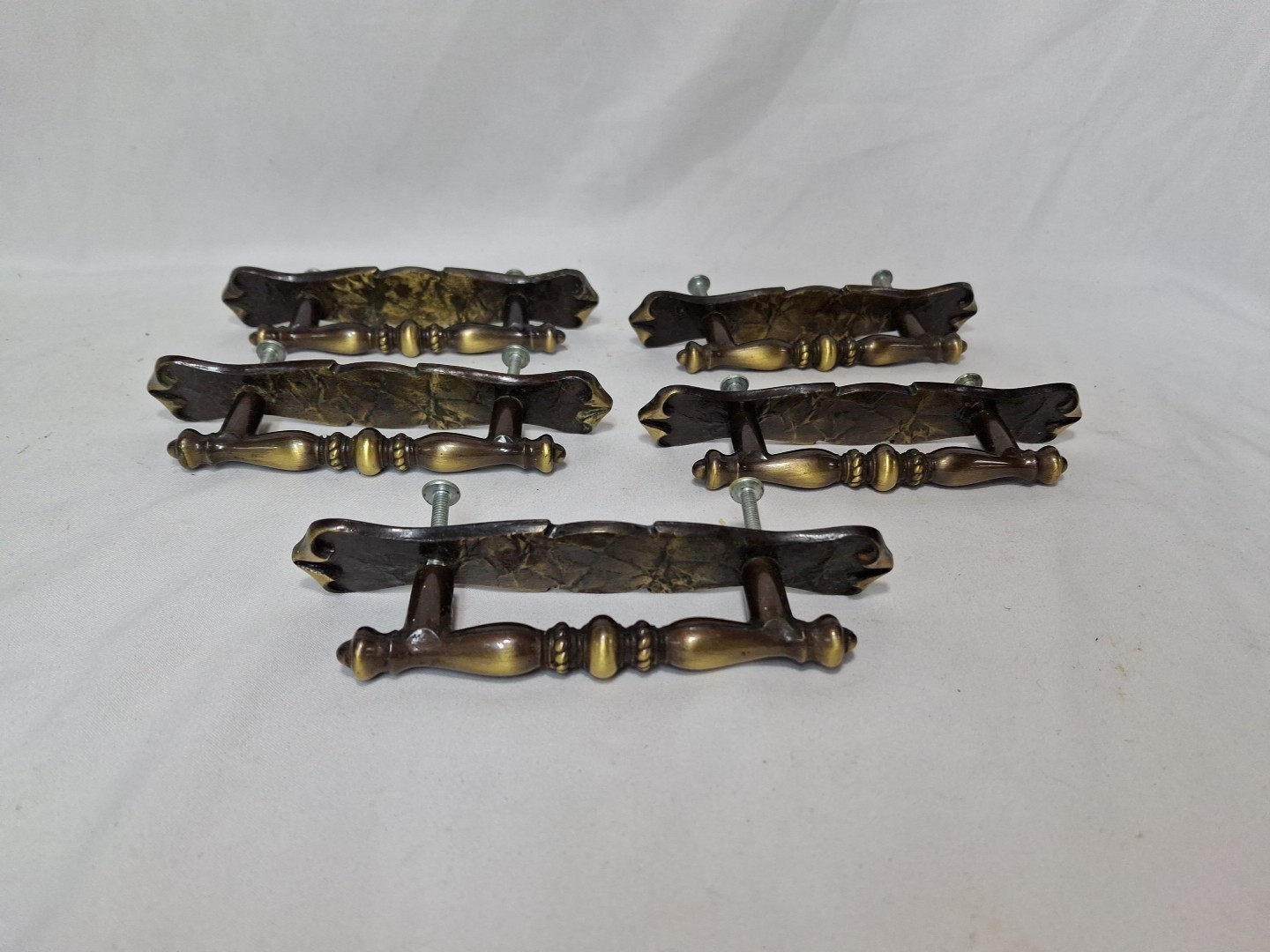 5 Vtg 1971 Amerock Hammered Brass Drawer Pull Handle, Carriage House Backplates
