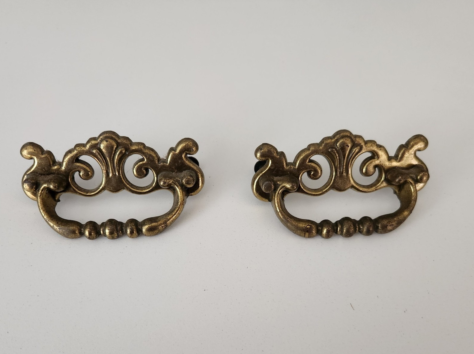 6 Vintage Drawer Pulls Brass Chippendale Bat Wing Floral CH 3056 Canada Fixed