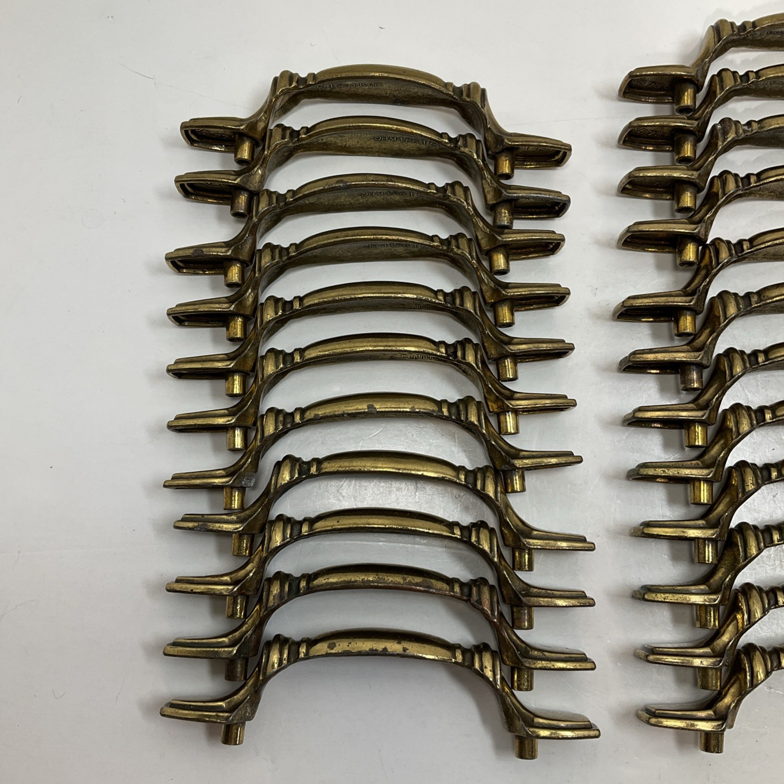 Keeler Brothers Corp. (KBC) 35 Pc. Vintage 1994 brass drawer pulls #N15736 Lot