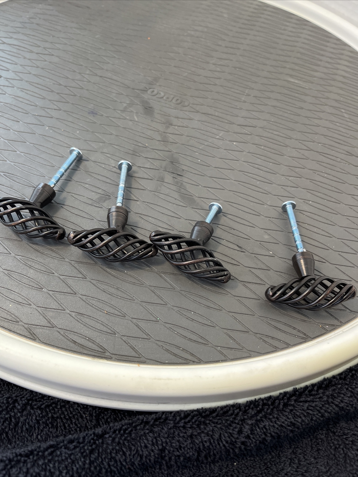 Metal (brown Rust Color) Furniture Knobs Pulls 2” Set Of 4