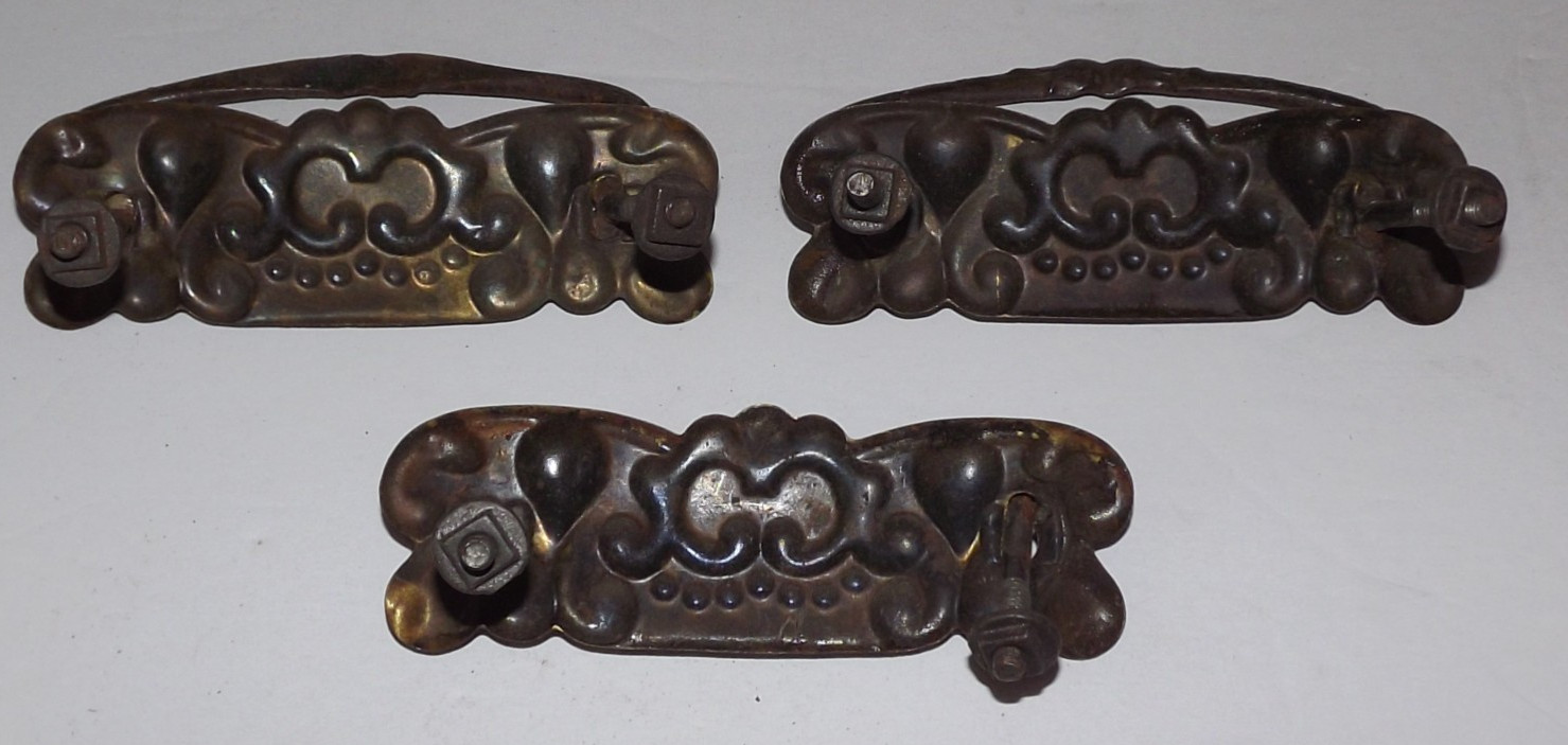 Vtg Lot 22 Drawer Pulls Backplates Salvage Rusty Brass Metal Repurpose Restore
