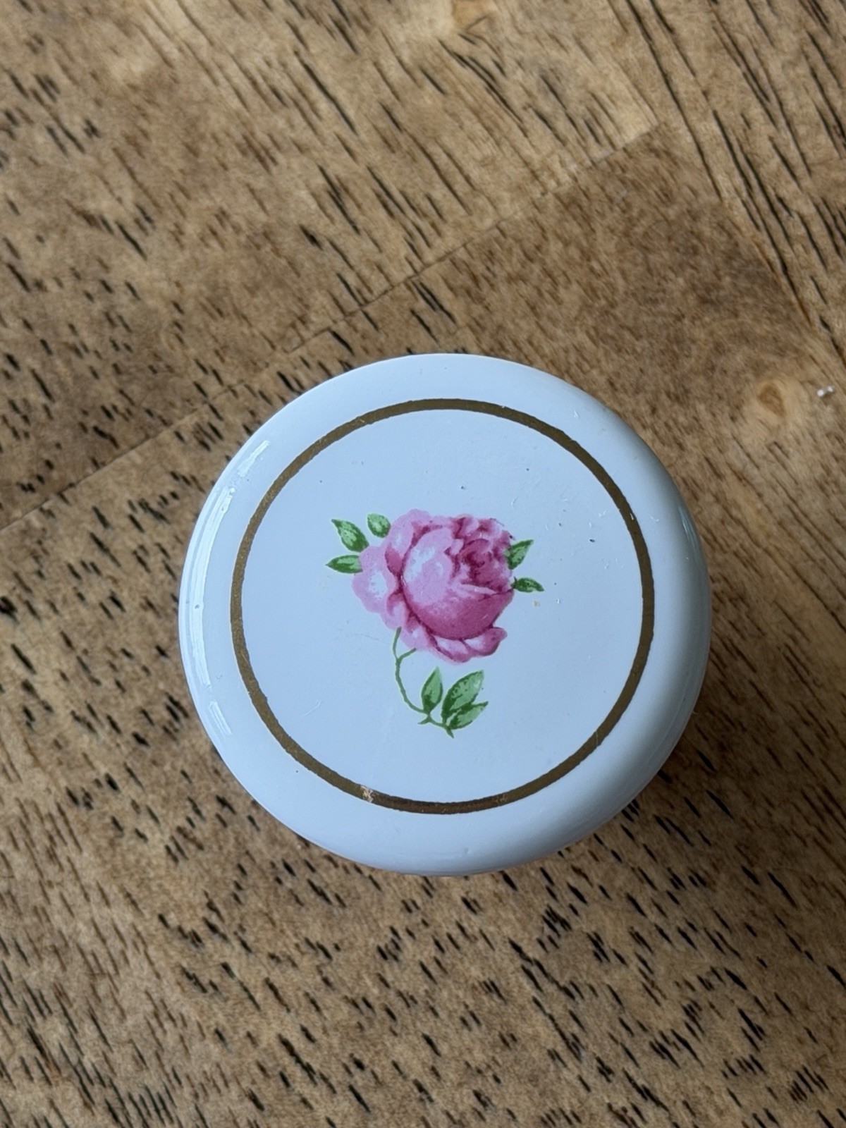 Vintage Belwith Round Cabinet Knob Drawer Pull Ceramic White Gold Pink Rose 1.5”