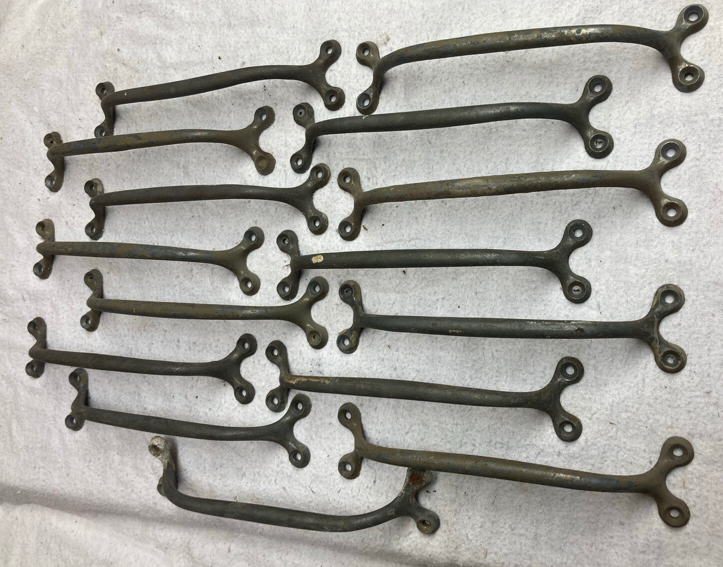LOT 15 ANTIQUE HANDLES, DRAWER PULLS 1930s 1920s 1910s