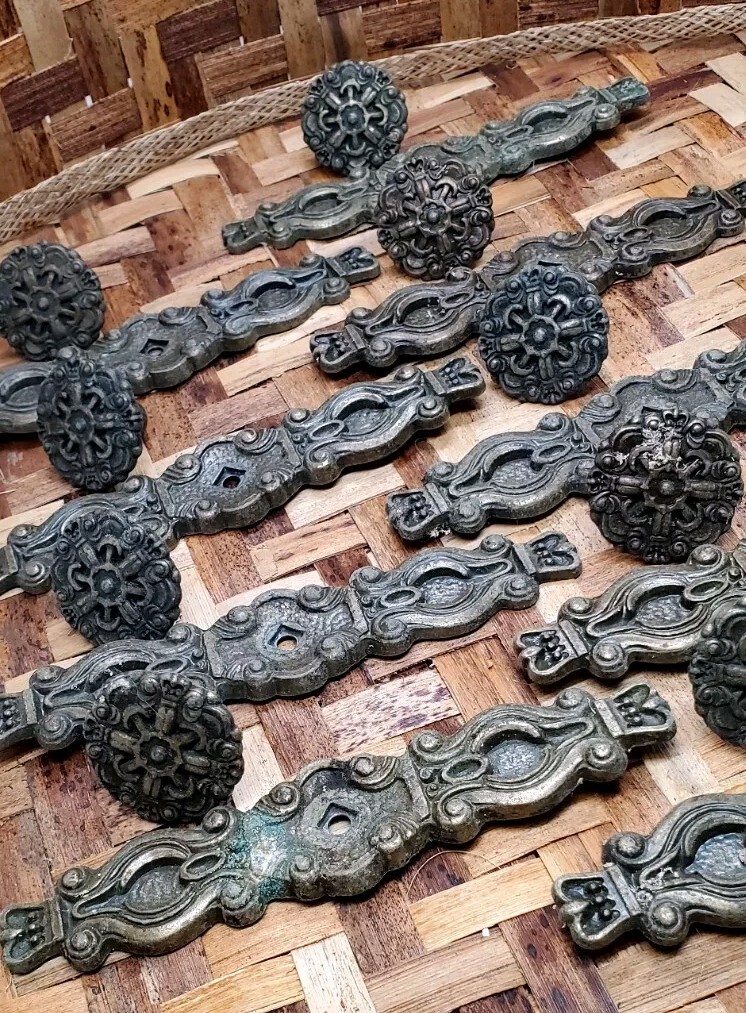 9 Sets Vintage Antique Brass HYER Ornate Cabinet Pulls w/ Back Plates 5¼” 18 Pc
