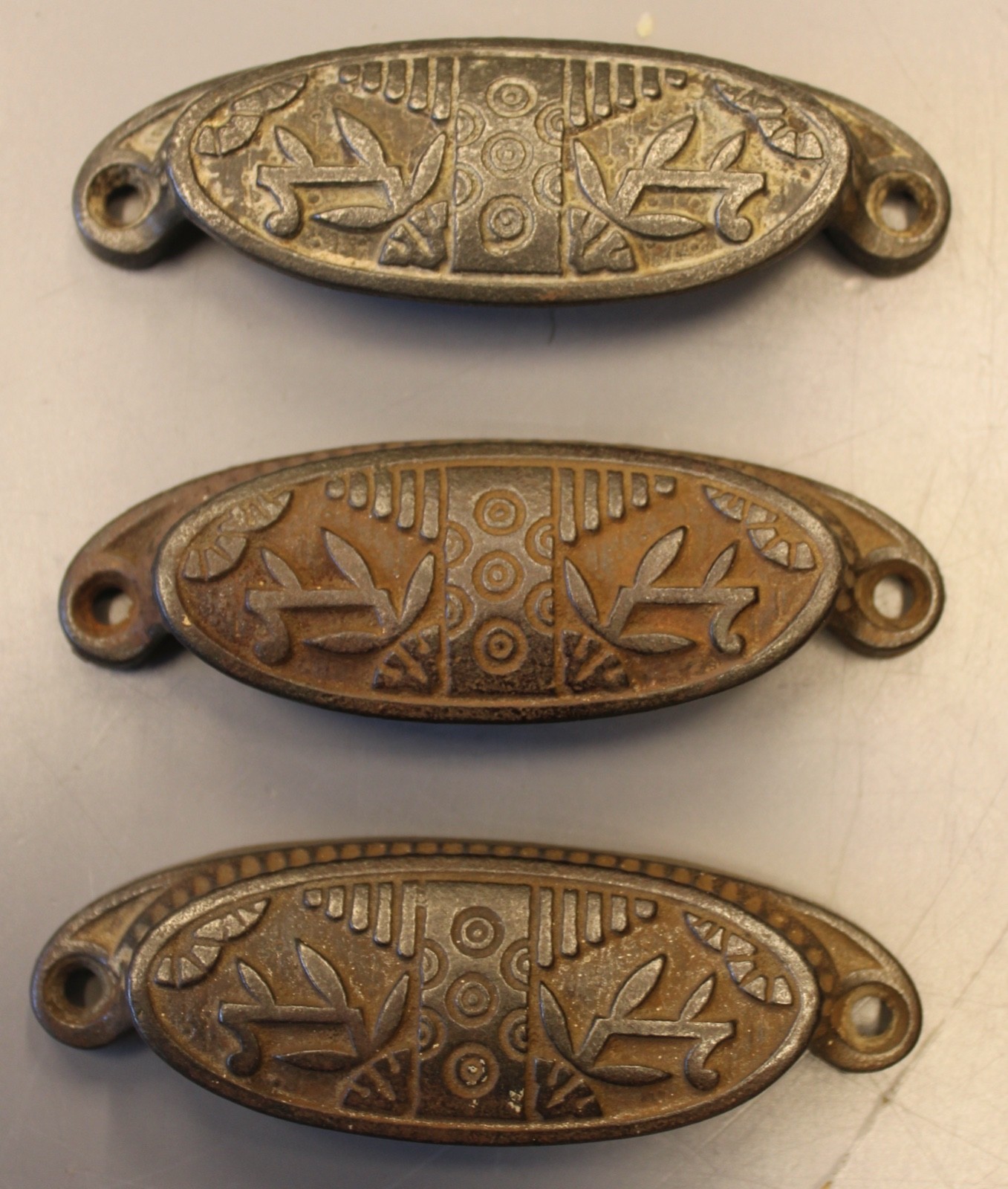 04/13 Set of 6 Authentic Antique Iron Drawer Pulls, Victorian Hardware, Eastlake