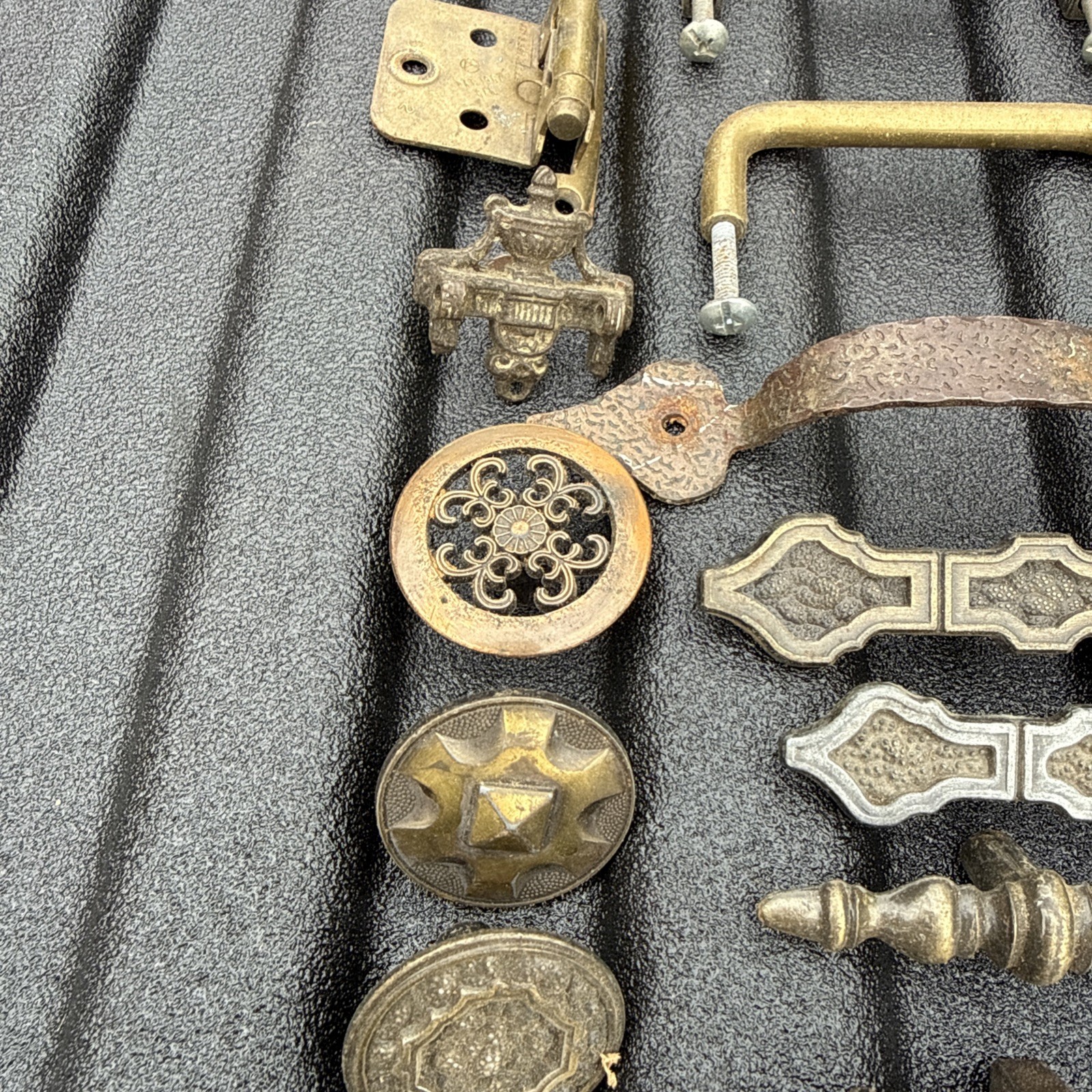 Lot Of Antique & Vintage Misc Hardware Lock Drawer Pulls & Cabinet Knobs Metal