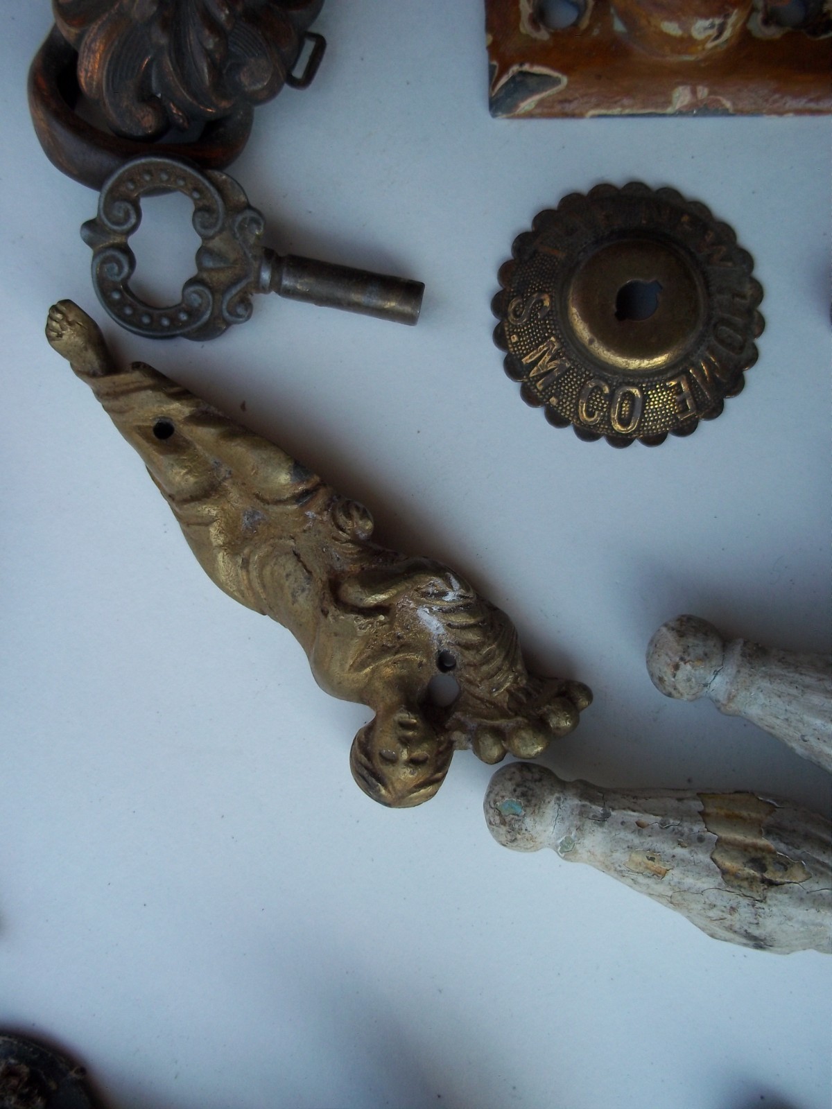 LOT ANTIQUE FURNITURE HARDWARE-PULLS,BAILS,HANDLES,ECT.