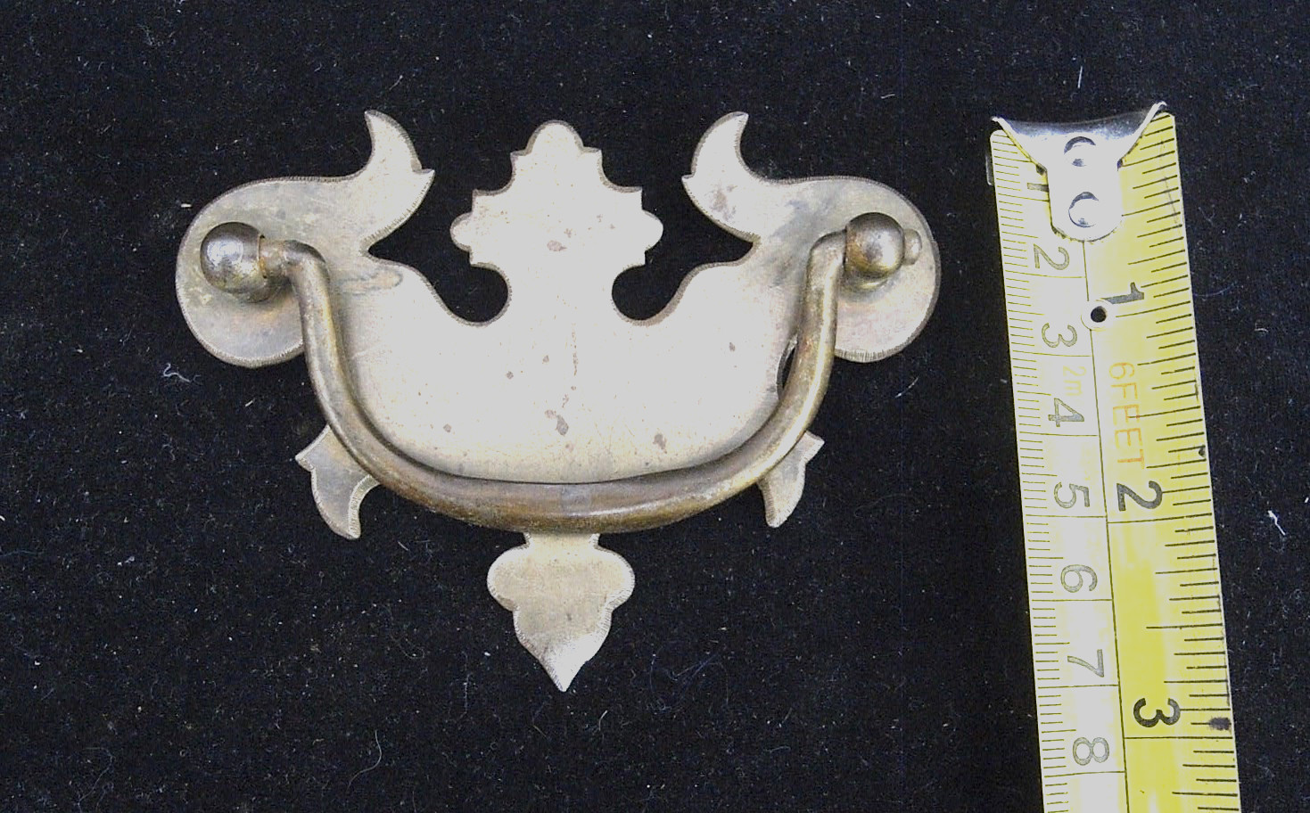 10 CHIPPENDALE STYLE BATWING BRASS TONED DRAWER PULLS in GOOD CONDITION