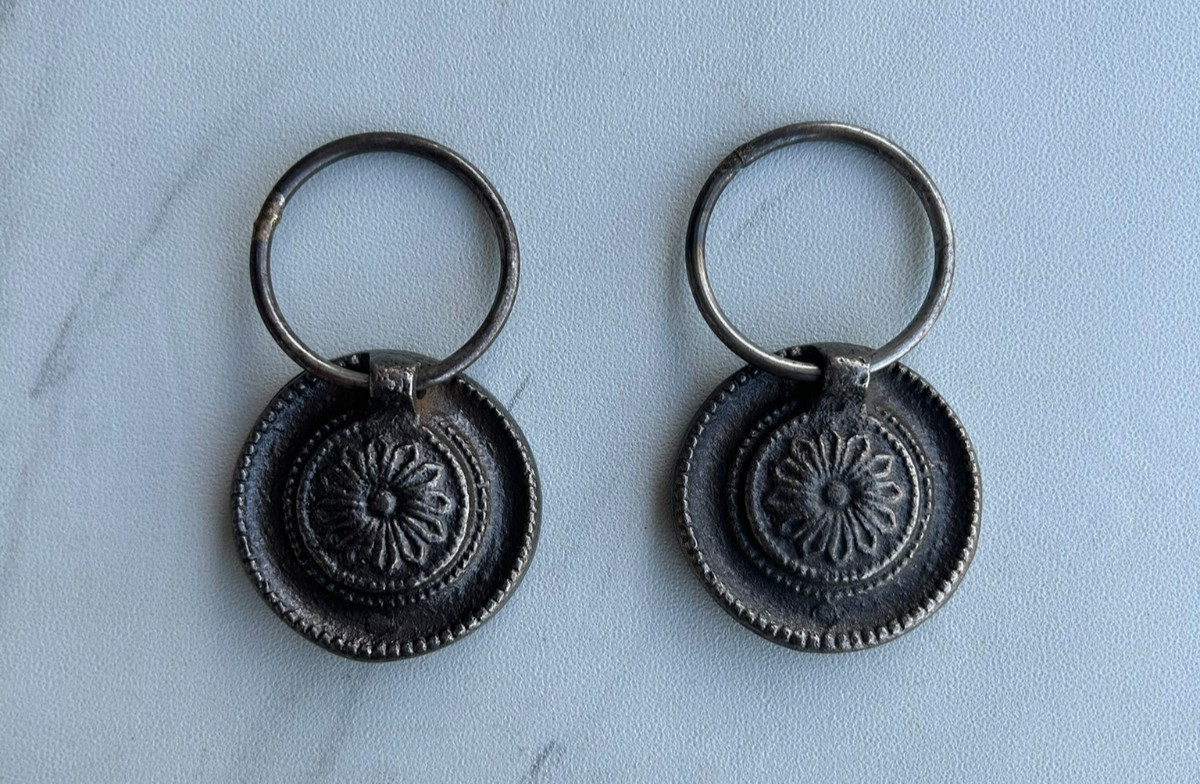 Vintage Round Old-Style Iron Cabinet Drawer Door Ornate Knob Handle Pull 2pcs