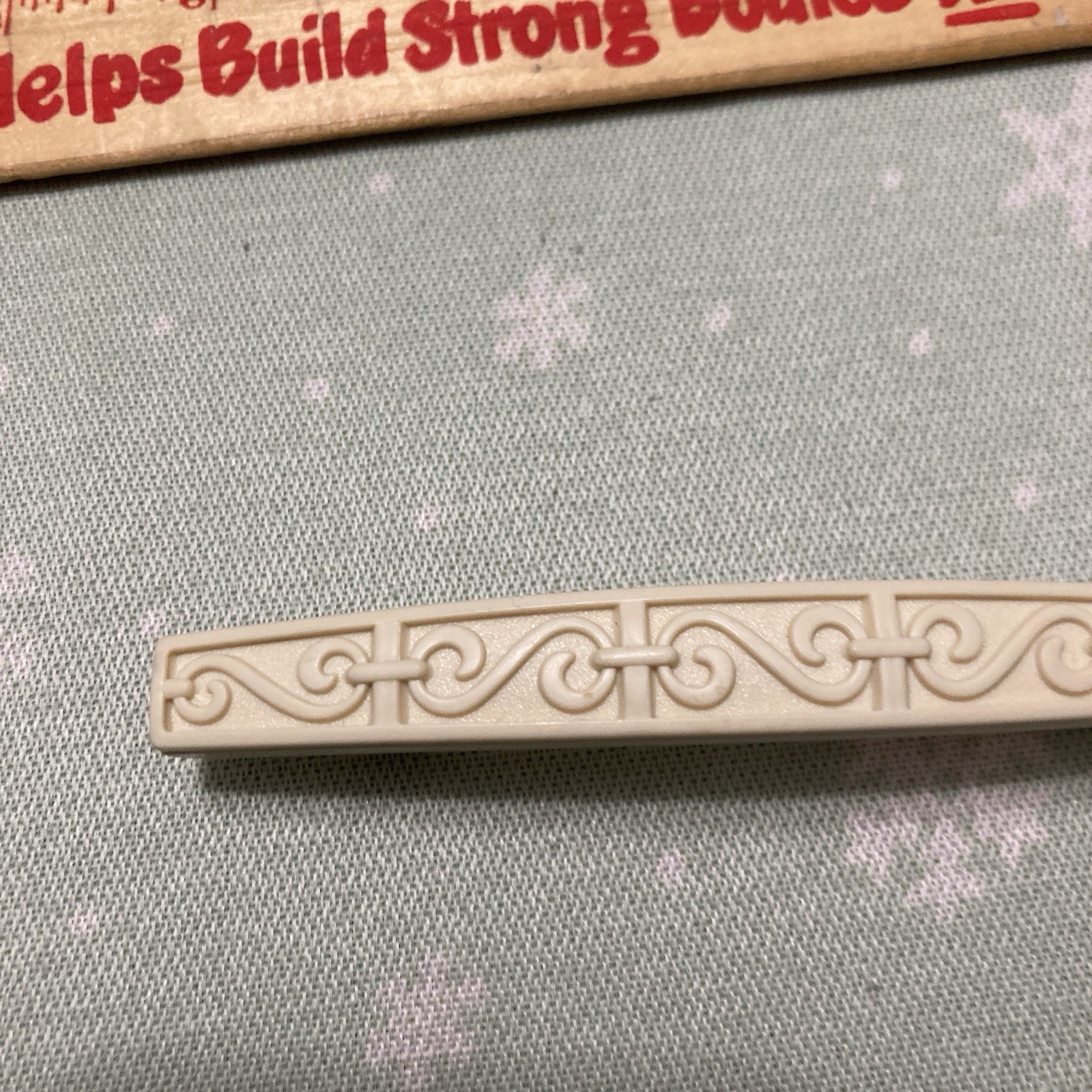Beige Kitchen Cupboard Handles set of 4 Vtg Scrolled MCM Plastic Cabinet