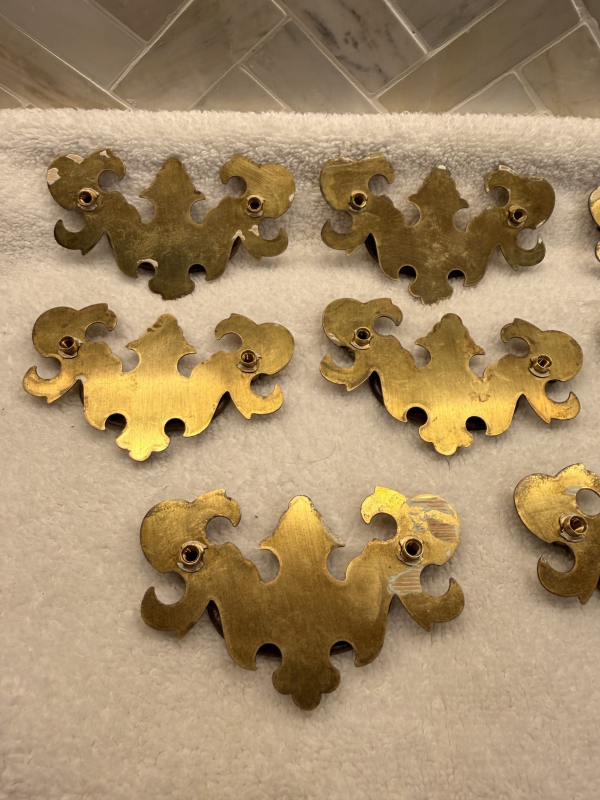 8 Vintage Unrestored Brass KBC K-8925 Chippendale Batwing Drawer Pulls