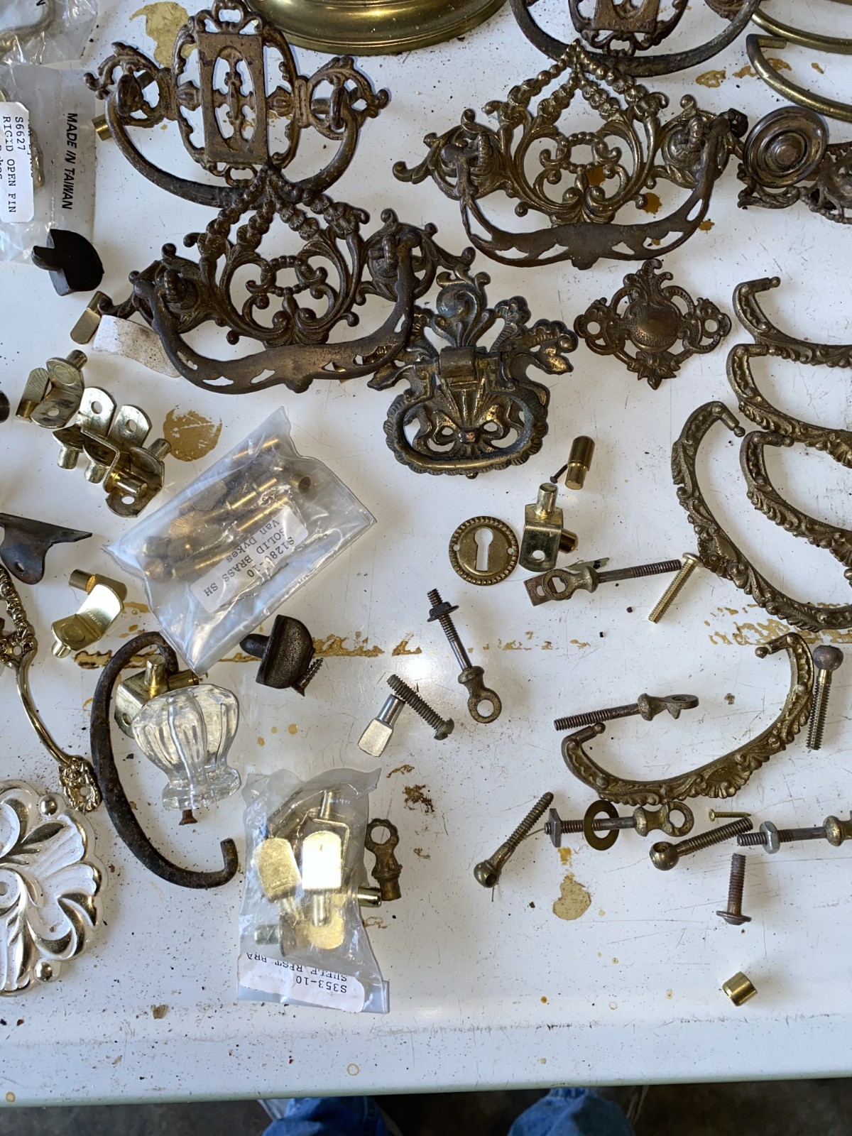 ANTIQUE FURNITURE HARDWARE DRAWER PULLS KEY ESCUTCHEONS & MORE VINTAGE & NEW
