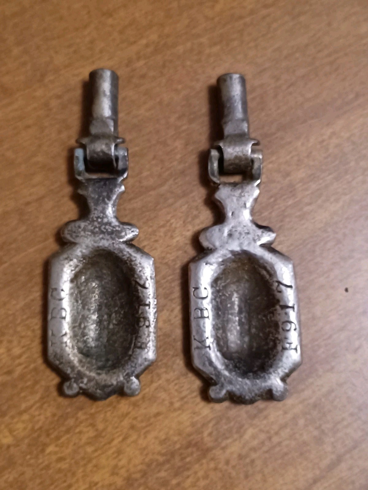 Vintage KBC Drop Drawer Pulls FLAWED (Crack/No Back Plates) Keeler Brass Co F917