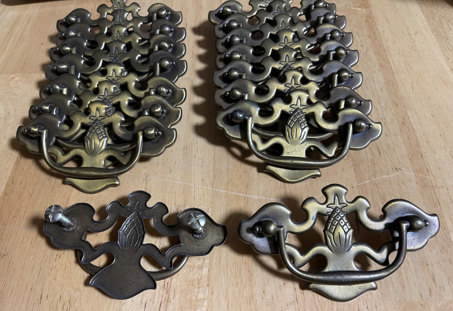 16 Pc VTG Bassett Aged Brass Pineapple Drop Bail Drawer Pull Handles w/ Screws