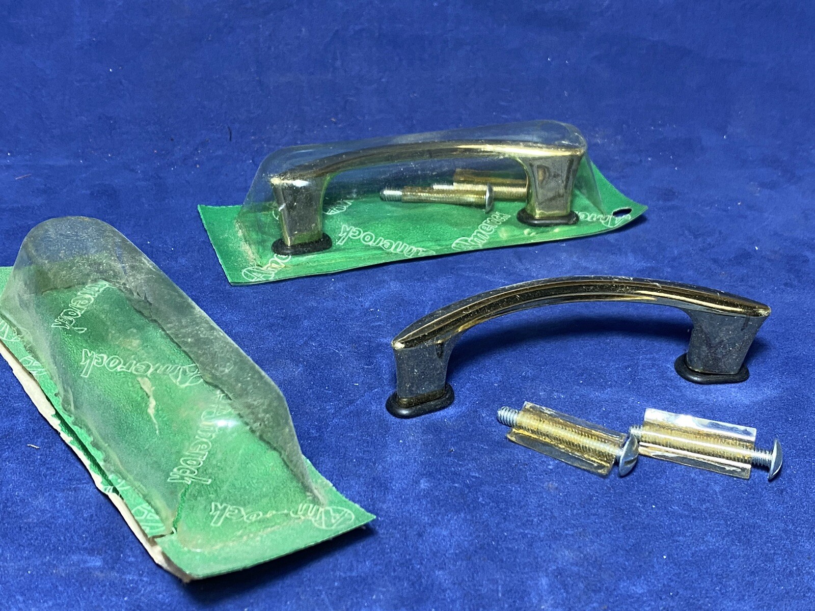 C.1960 NOS Amerock MID MODERN Door, Drawer PULL in Original Display Card
