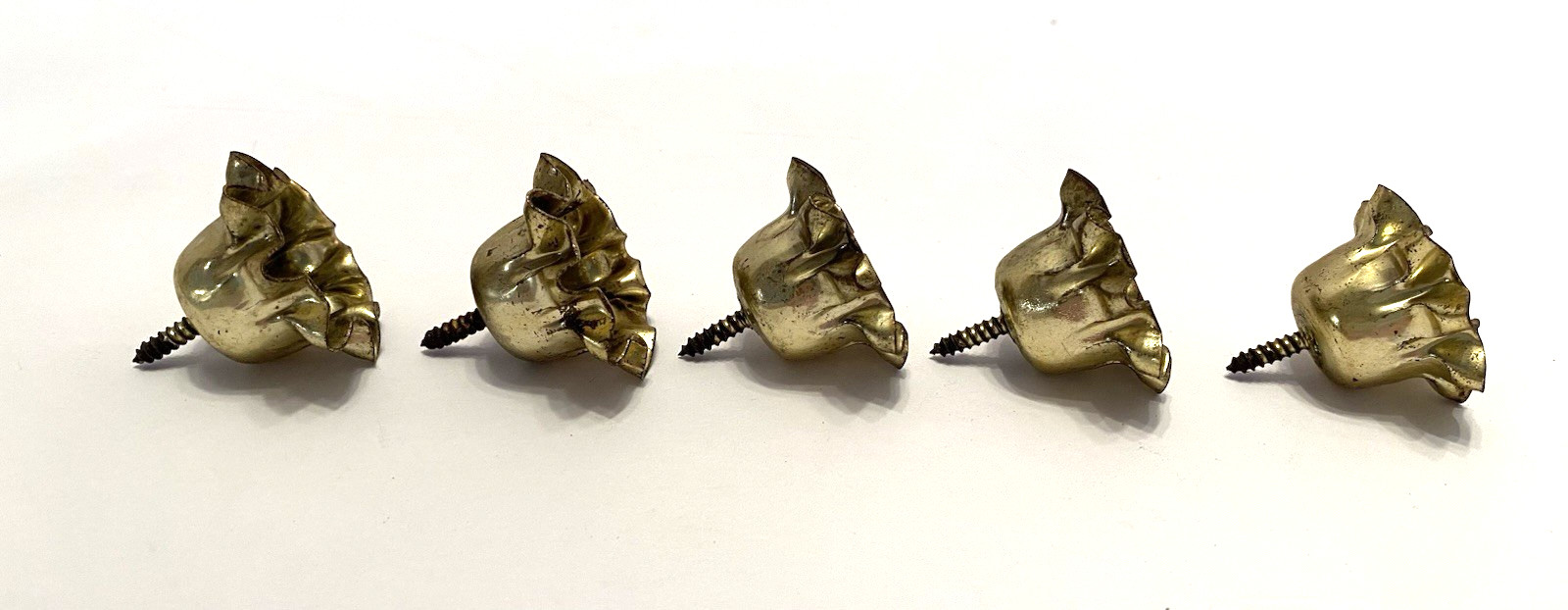 Set of 5 VTG Brass Flower/Sun Shape 1.25″ x .75″ Cabinet/Drawer Pulls/Knobs