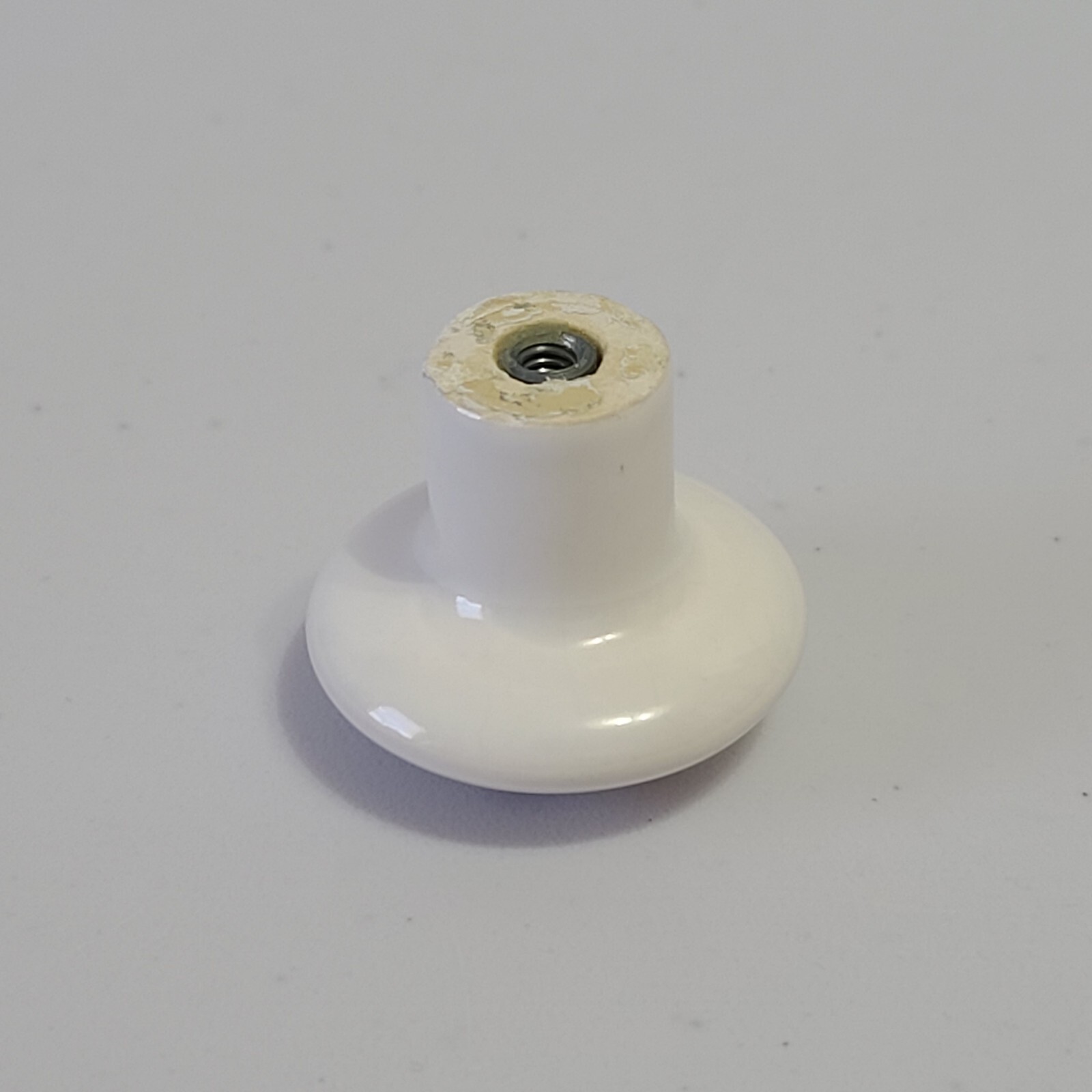 Vintage White Ceramic Floral Bouquet Round Drawer Pull 1 3/8″