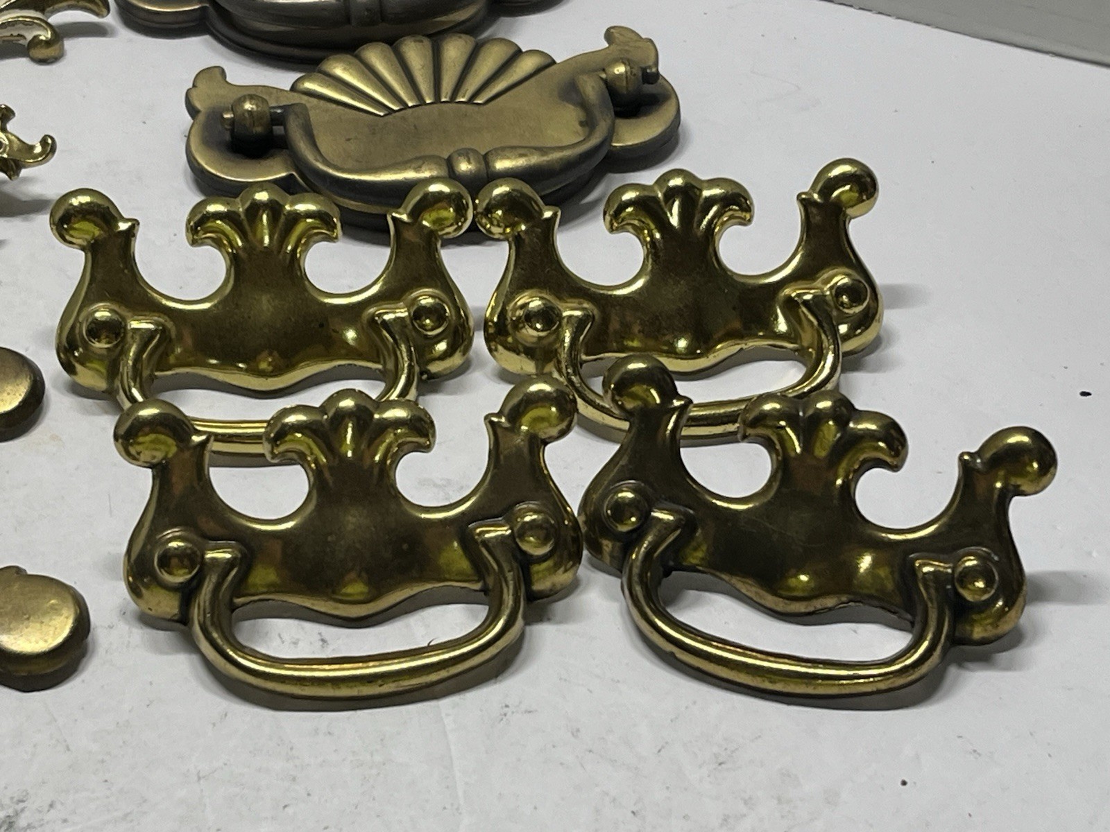 Vintage Lot (19) NOS Miscellaneous Fixed & Drop Bail Draws/Cabinet Pulls