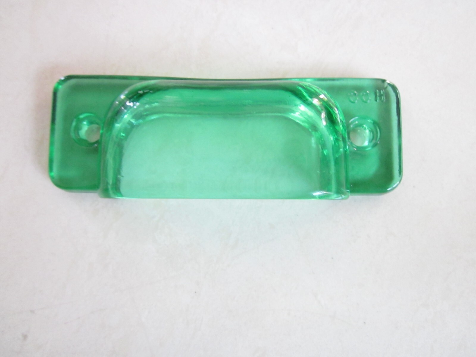 2 EMERALD GREEN GLASS CABINT PULLS DRAWER HANDELS VINTAGE STYLE