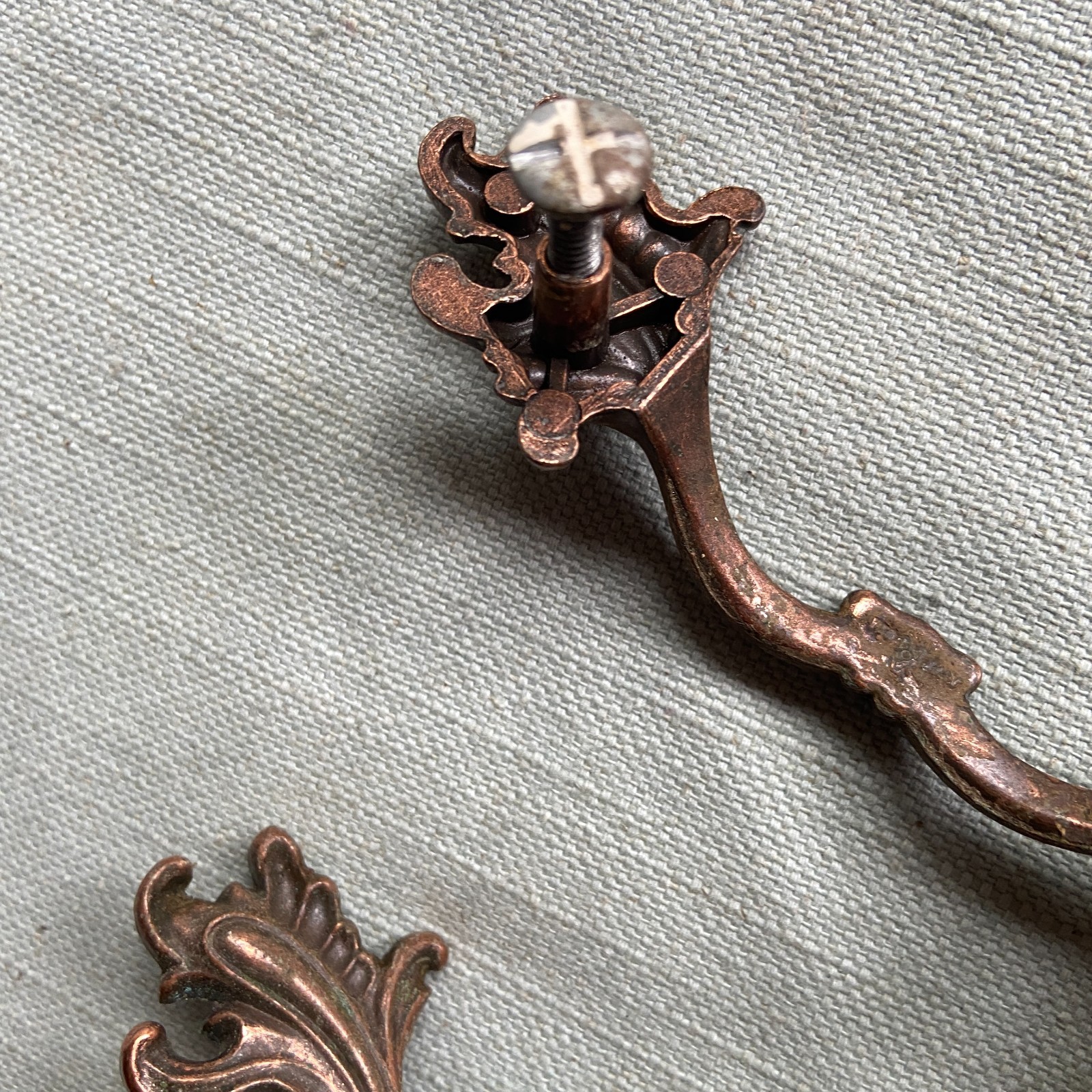 7 Vintage French Provincial Scalloped Leaf Drawer Pulls Brass 3″ 11 Screws Missi