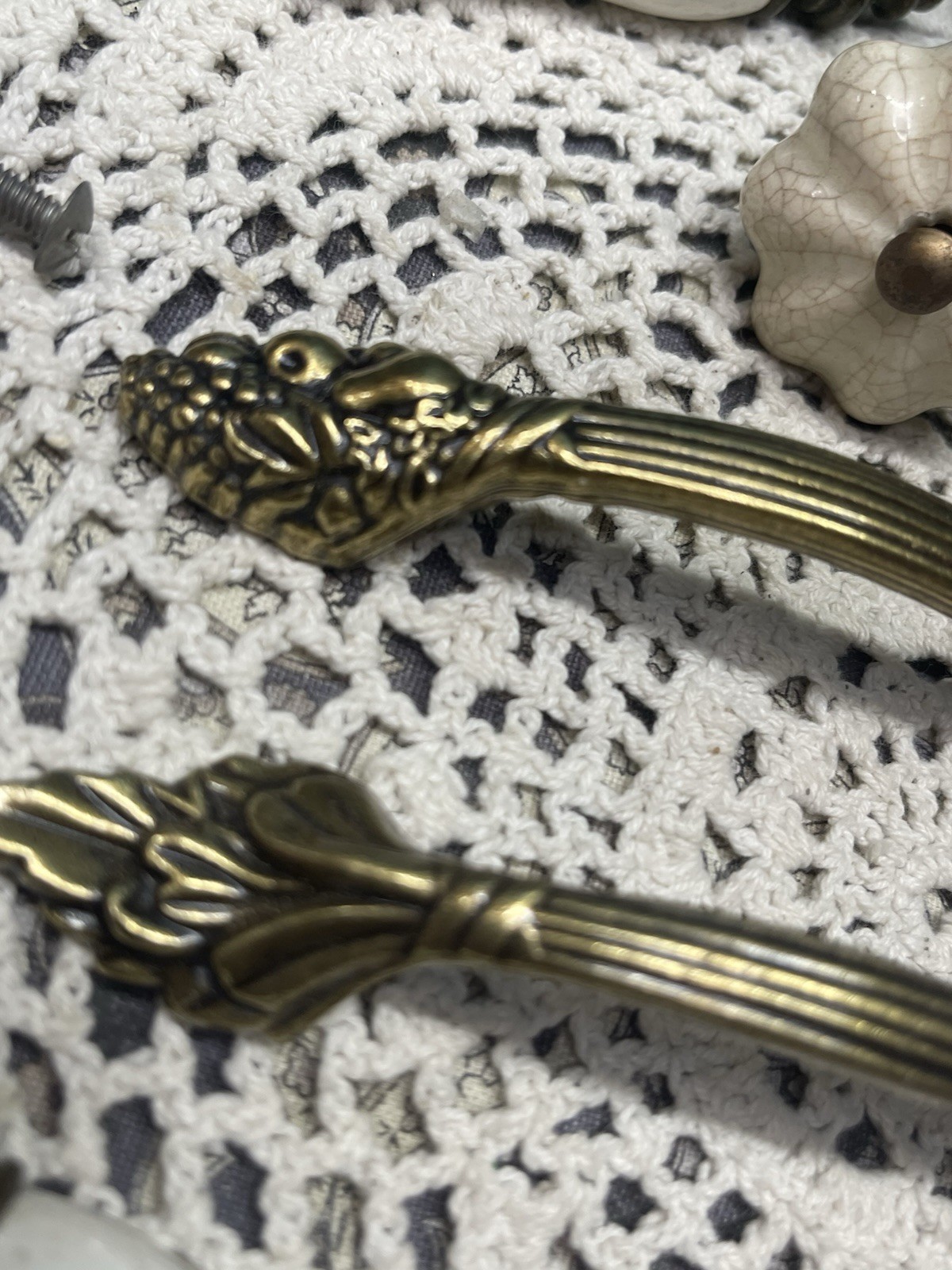 Vintage Lot (11) Miscellaneous Drawer/Cabinet Pulls/Knobs – Some Aged With Wear