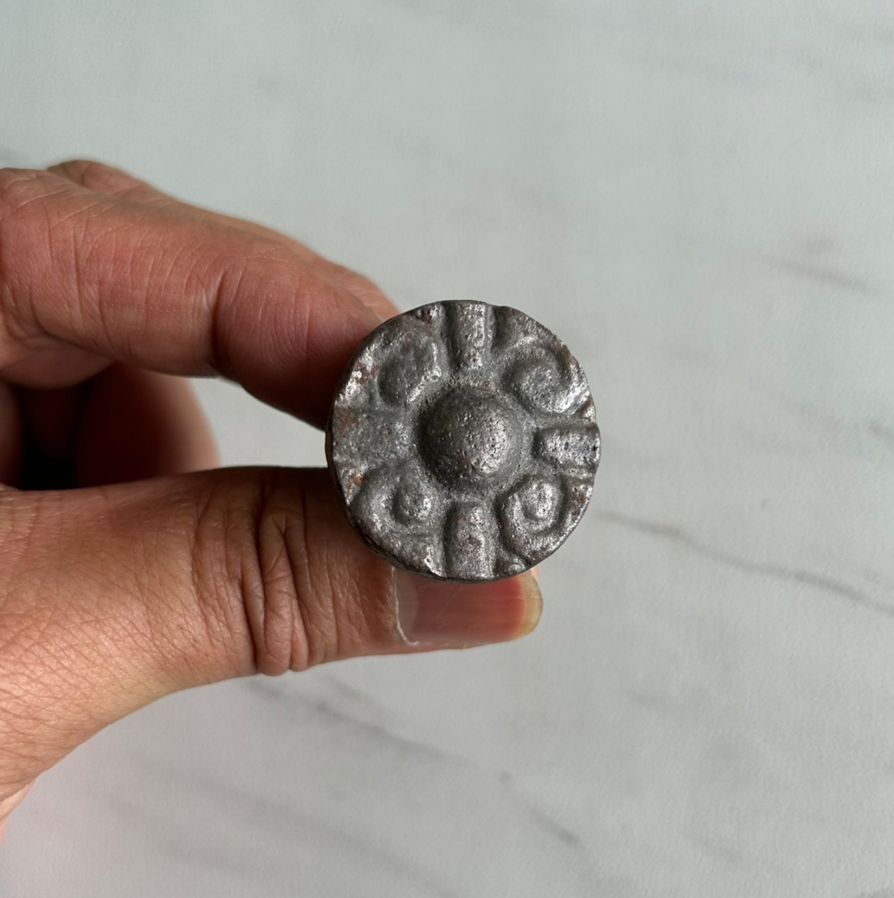 Vintage Cast Iron Victorian Cabinet Drawer Knob Pull Handles 2x