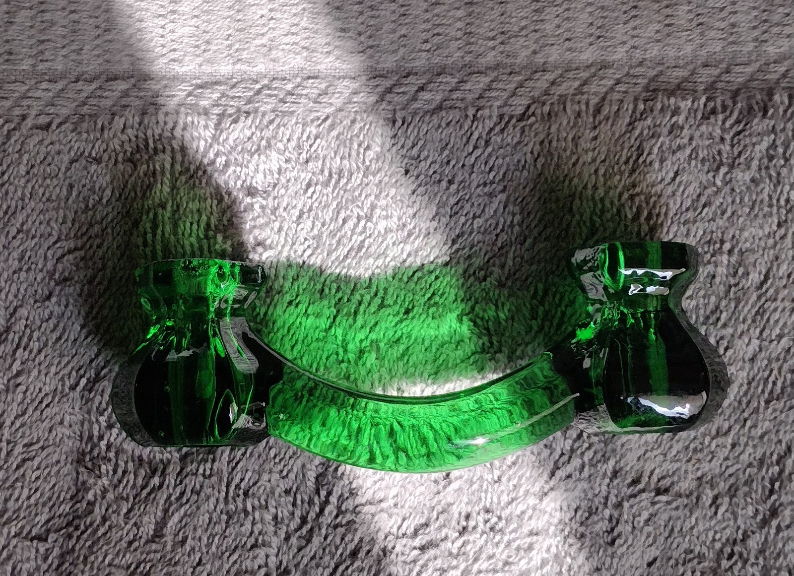 1 7UP GREEN GLASS ANTIQUE MATCHING DRAWER PULL
