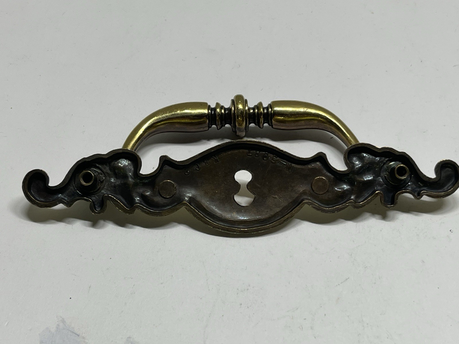 Vtg.NOS Heavy Brass Plated Chippendale Style W/Keyhole Center Drop Bail Pull