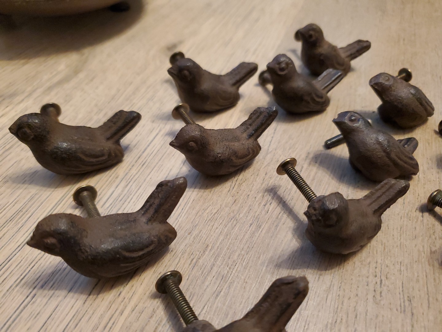 4 CAST IRON BIRD CABINET KNOBS PULLS DRAWER HANDLES RUSTIC Country Farmhouse