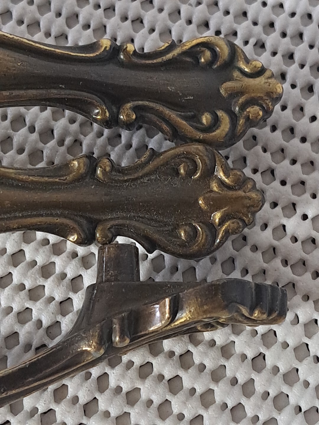 3-Vtg Brass Amerock Cabinet Drawer Pulls 644-1, 5″ 3″ C Salvaged, & Mixed Screws