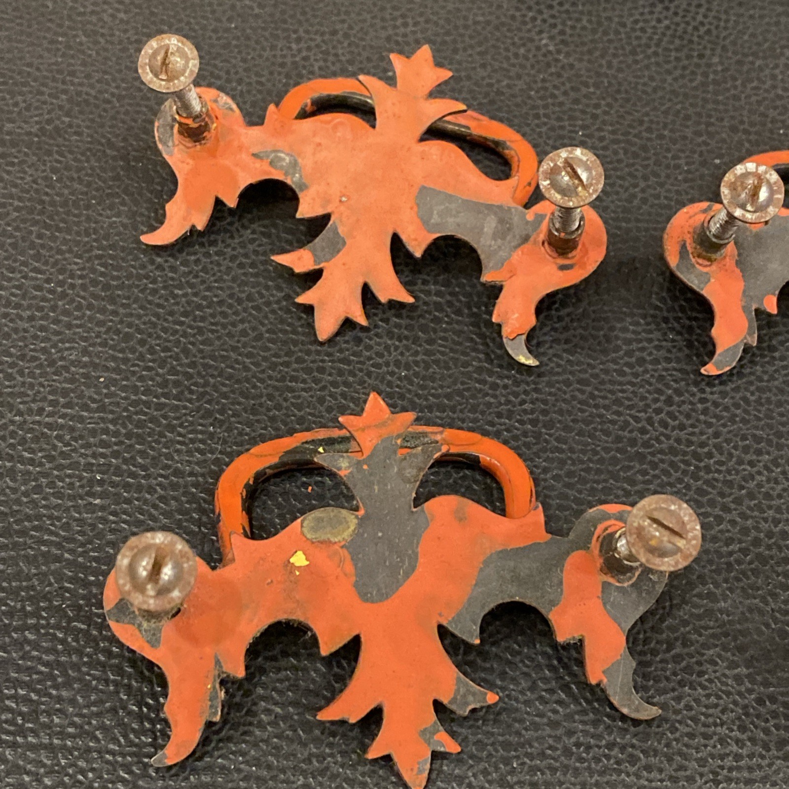 Antique Set Of 7 Chippendale Batwing Drop Style Metal Drawer Pulls Vtg Handles