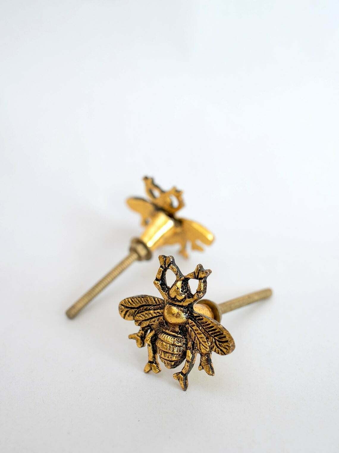 2; Antique-Gold Metal Drawer Pulls Handles Bee Vintage-Brass Cabinet Door Knobs