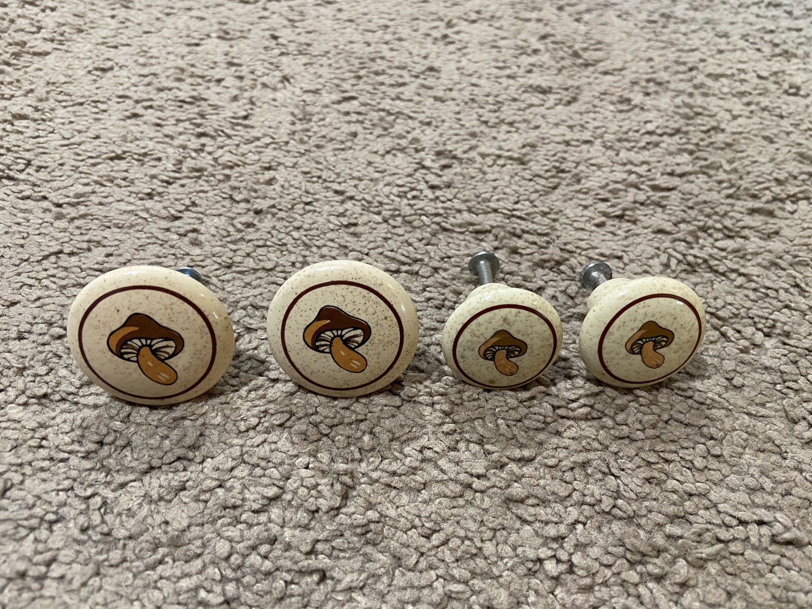 Vintage Speckled Mushroom Drawer Knobs Insert & Screws 2 Sizes Lot of 4 Japan
