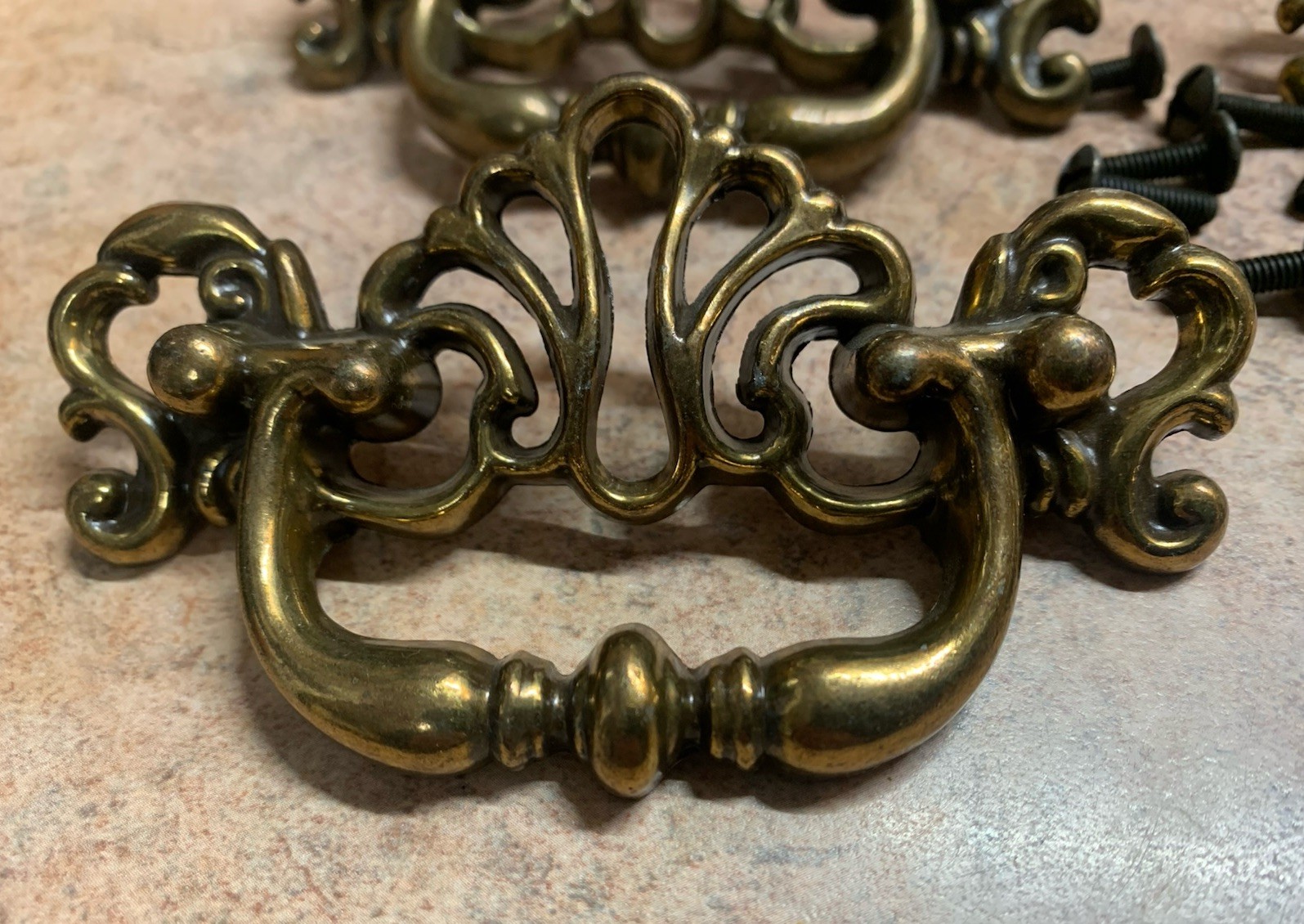 Set Of 4 Chippendale Batwing Ornate Drawer Pulls CH3120 w Screws Vintage