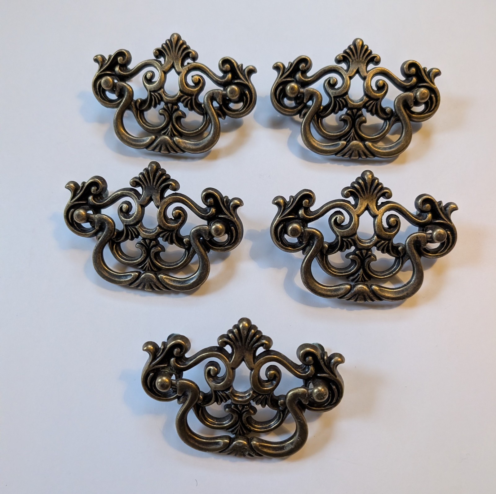 5 VTG BRASS 4″ DROP BAIL DRAWER PULLS 1995 WITH ⅝” SCREWS