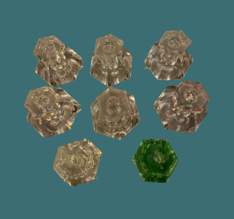 6 Vtg Clear Glass 6-Sided Cabinet Drawer Knobs, Small Hex Top + 2 Sm (1 Green)