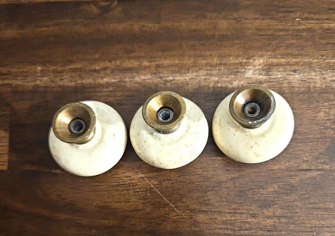 Vintage Beige Speckled Round Porcelain Drawer Cabinet Pull Hardware Lot Of 3