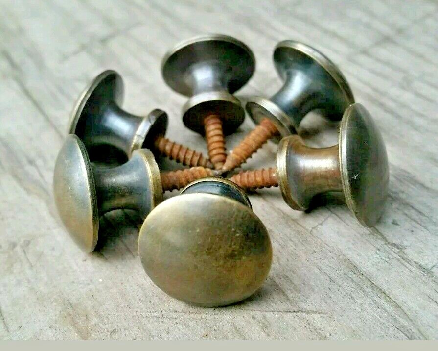 2 x #K (7/16″ dia), 2 x #K2 (5/8″dia) knobs