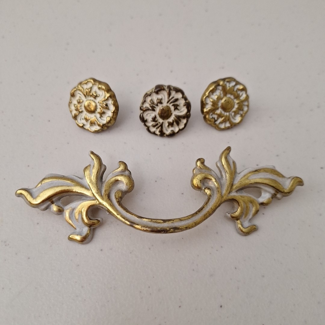 Vintage Antique MCM Ornate Solid Brass Drawer Pulls Door Handles, Set of 3