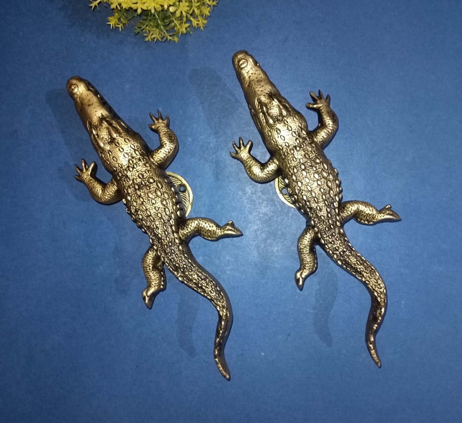 Crocodile Door Handle Round Base Brass Wild Theme Home Door Decor Pull GTX