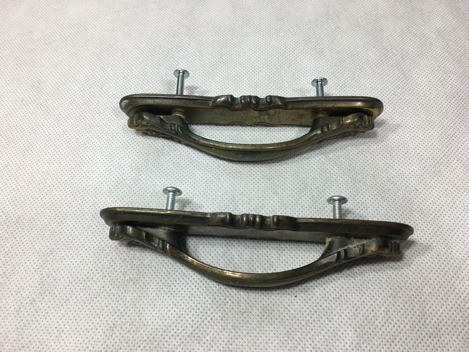 Vintage Brass Drawer Pull Handles Lot of 4 & Everbilt Door Pull Black Enamel