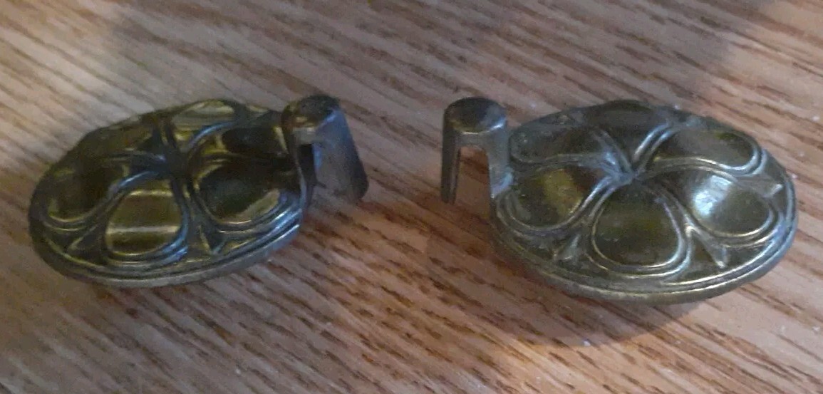 LOT of 2 Vntg Brass Floral Round Drawer Pulls Cabinet Knobs 2″