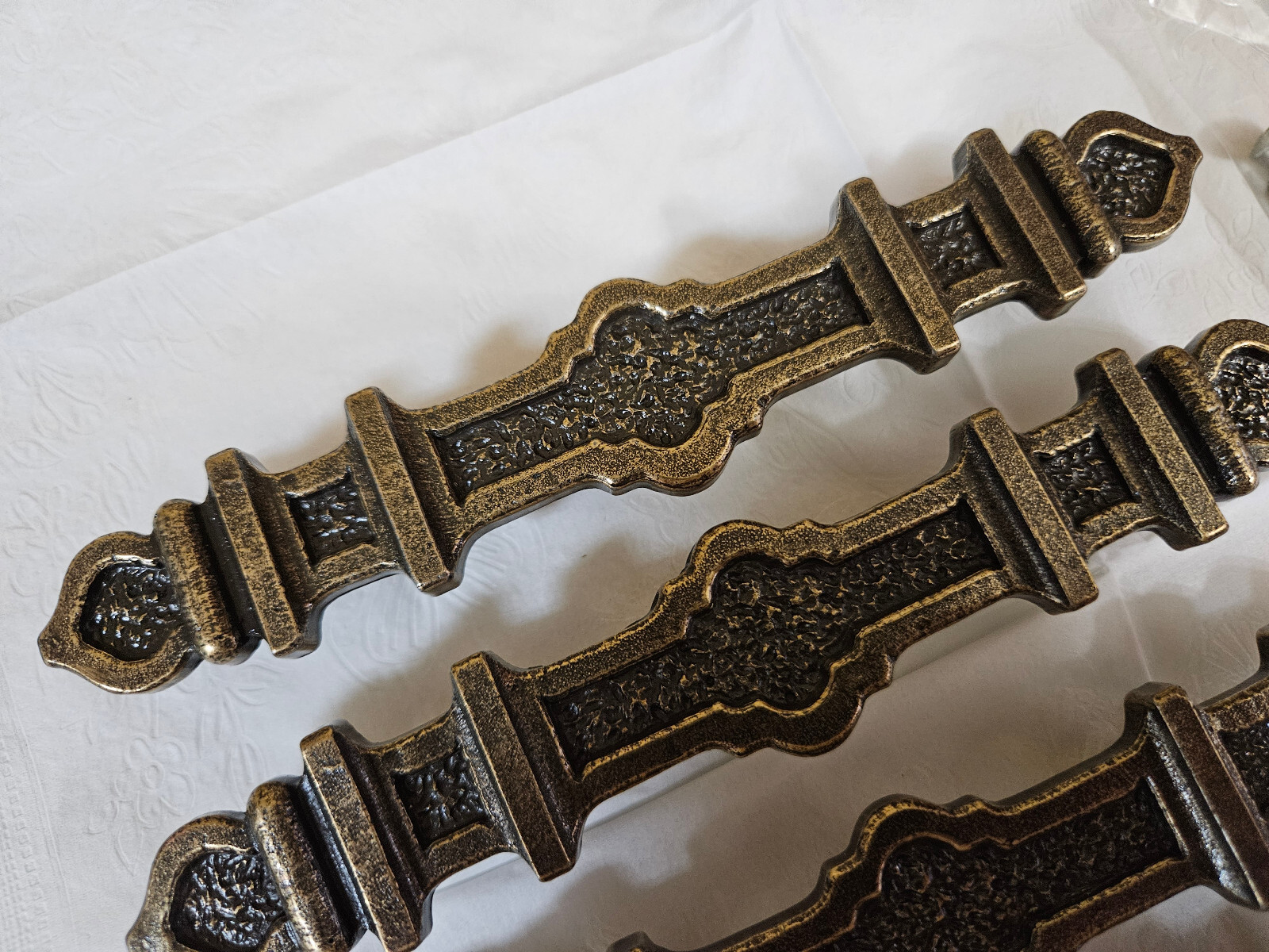 Vintage Ajax 9588 Pull Handles Drawer Cabinet Door Gothic Style Brass Lot Of 4