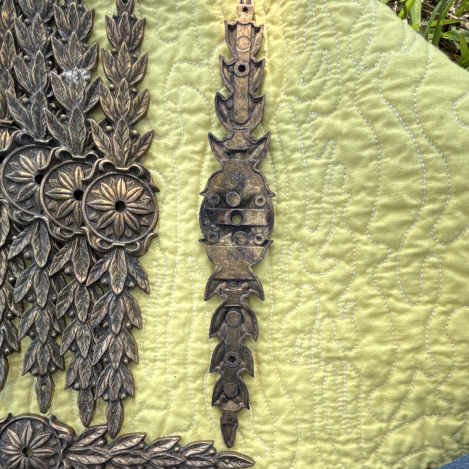 Antique KBC N8564 Brass Bronze Leaf Backplate Drawer Pulls Set 10 count